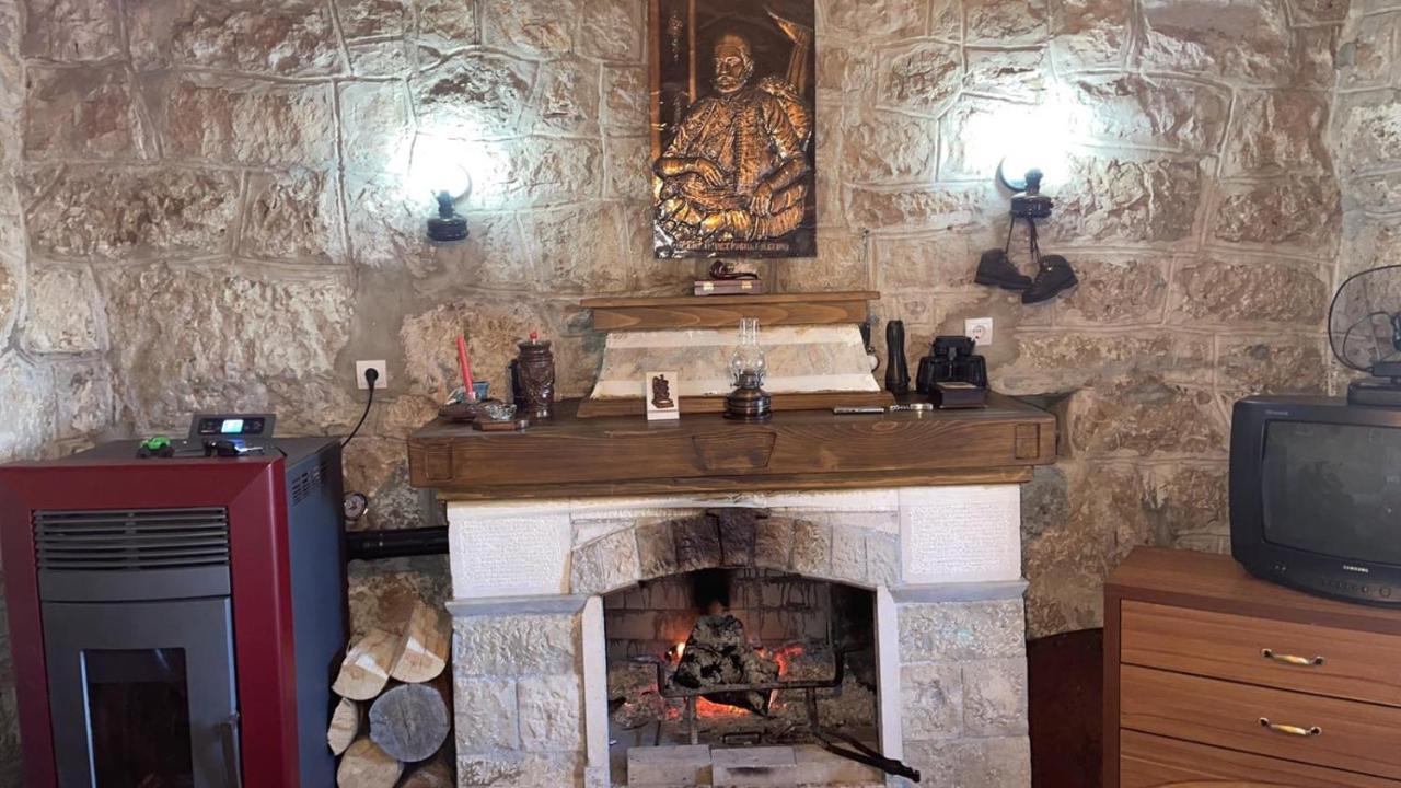 Lovcen Holiday Home Cetinje Esterno foto